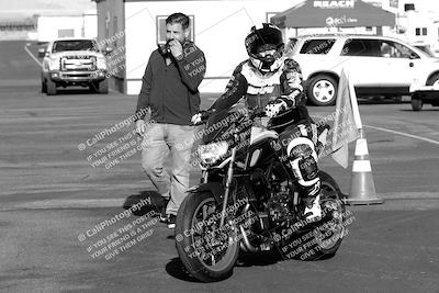 media/Nov-05-2022-SoCal Trackdays (Sat) [[f8d9b725ab]]/Around the Pits/